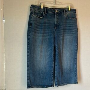 NYDJ High Rise Lift/Tuck Tech Stretch Wide Leg Denim Capri. Size 14